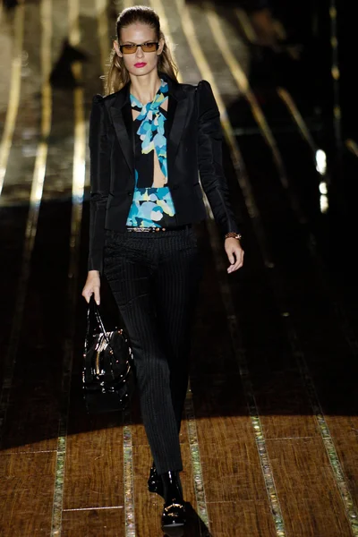 Look 9